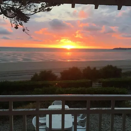 Normandy Facing The Sea With Exceptional Views