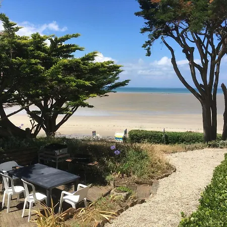 Normandy Facing The Sea With Exceptional Views 생-페르-쉬르-메르